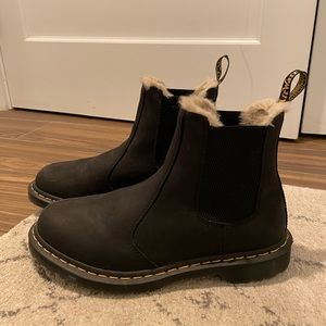 Dr Marten’s Women's 2976 Leonore Lined Chelsea Boots size 9